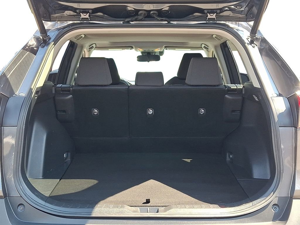 Used 2019 Toyota RAV4 XLE AWD/4WD image 28