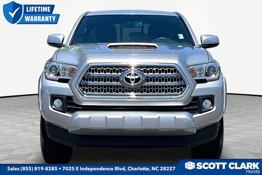 Used 2017 Toyota Tacoma TRD Sport w/ Premium & Technology Package RWD image 2