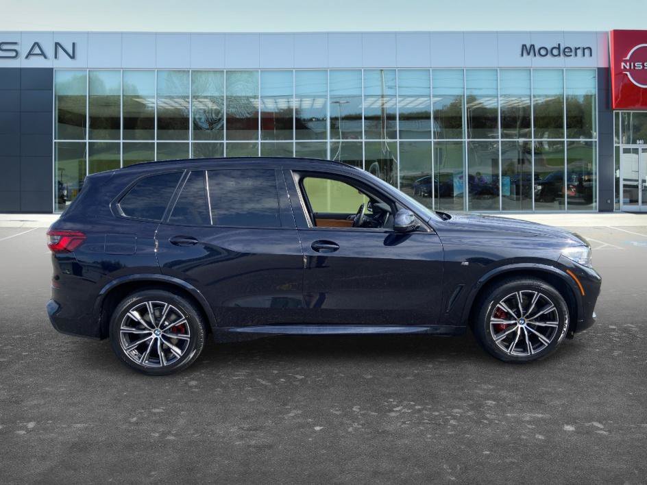 Used 2019 BMW X5 xDrive40i w/ M Sport Package AWD/4WD image 4