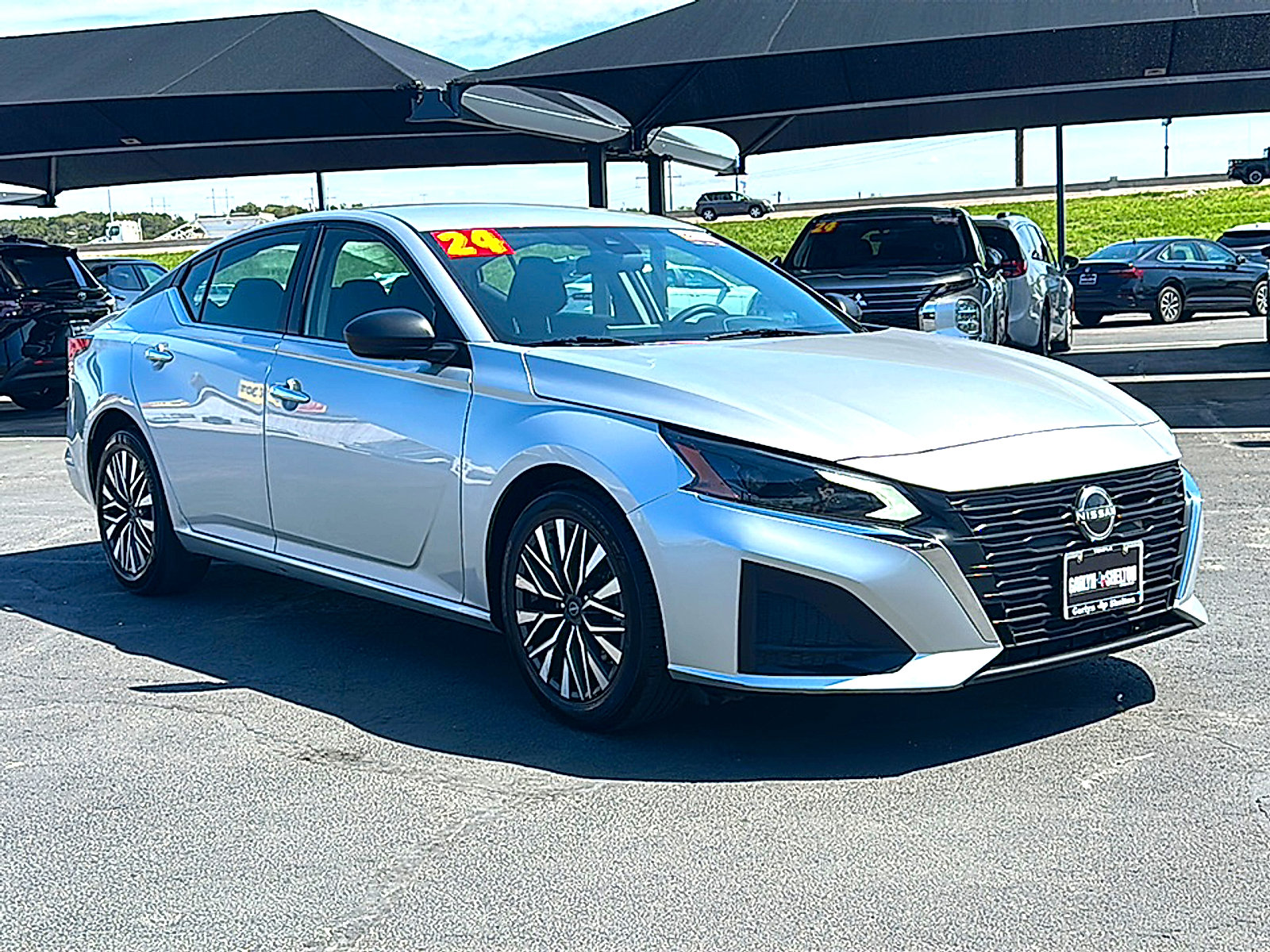 Used 2024 Nissan Altima 2.5 SV image 10