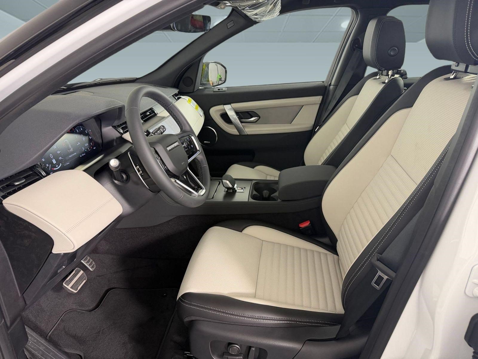 New 2026 Land Rover Discovery Sport Landmark AWD/4WD image 5