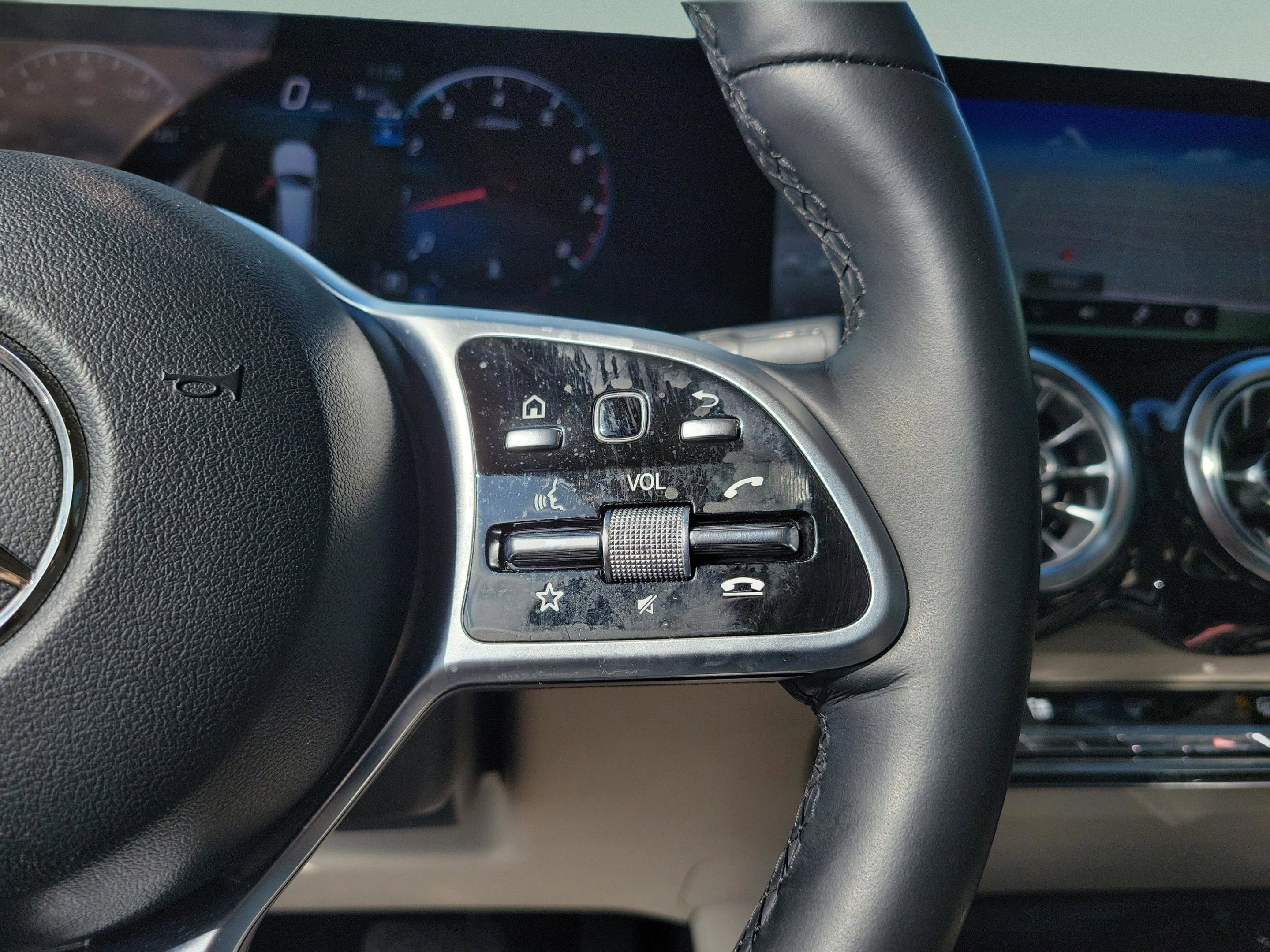 Used 2023 Mercedes-Benz GLB 250 4MATIC image 20