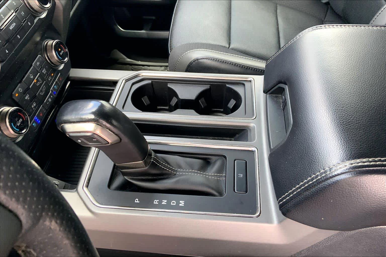 Used 2019 Ford F150 Raptor w/ Equipment Group 802A Luxury AWD/4WD image 17