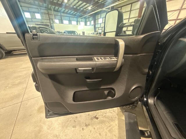 Used 2007 Chevrolet Silverado 2500 LT w/ 1LT Convenience Package image 11