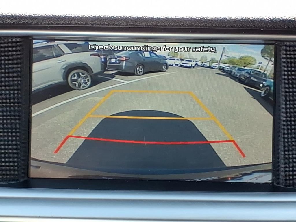 Used 2020 Kia Optima LX image 10