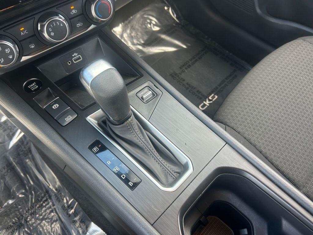 Used 2025 Nissan Kicks S AWD/4WD image 25