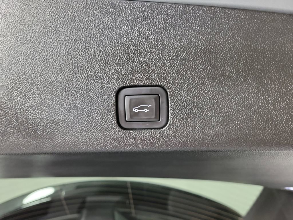 Certified 2024 Cadillac XT6 Premium Luxury FWD image 9