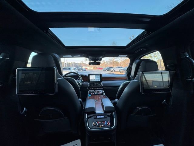 Used 2020 Lincoln Navigator L Reserve w/ Luxury Package AWD/4WD image 22