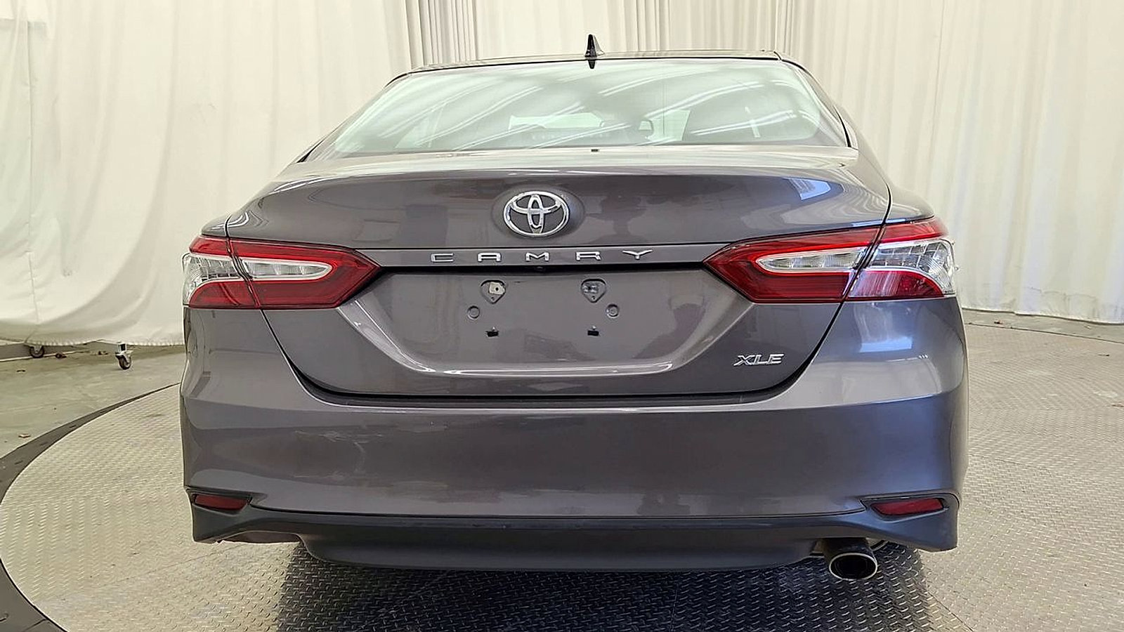 Certified 2020 Toyota Camry XLE FWD image 2