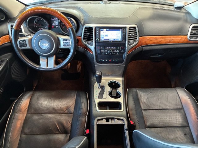 Used 2013 Jeep Grand Cherokee Overland w/ Advance Technology Group RWD image 3