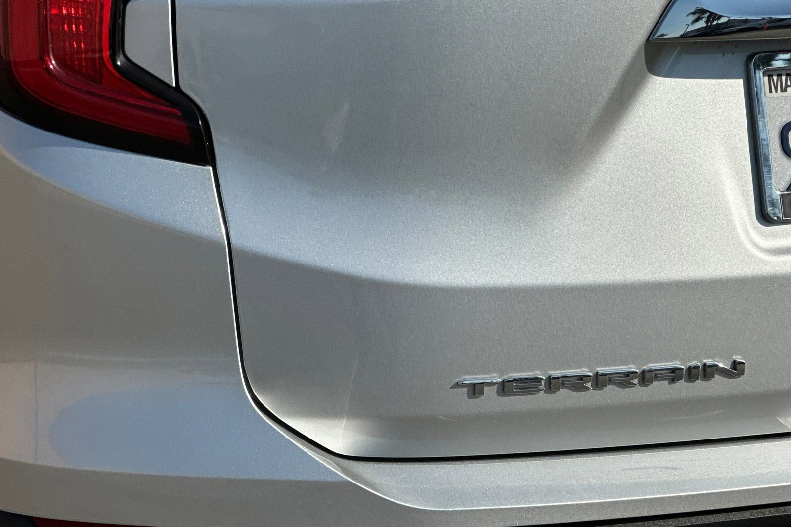 Certified 2022 GMC Terrain SLE w/ Driver Convenience Package image 28