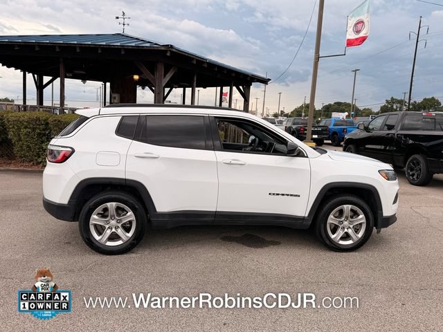 Used 2024 Jeep Compass Latitude w/ Convenience Group AWD/4WD image 16