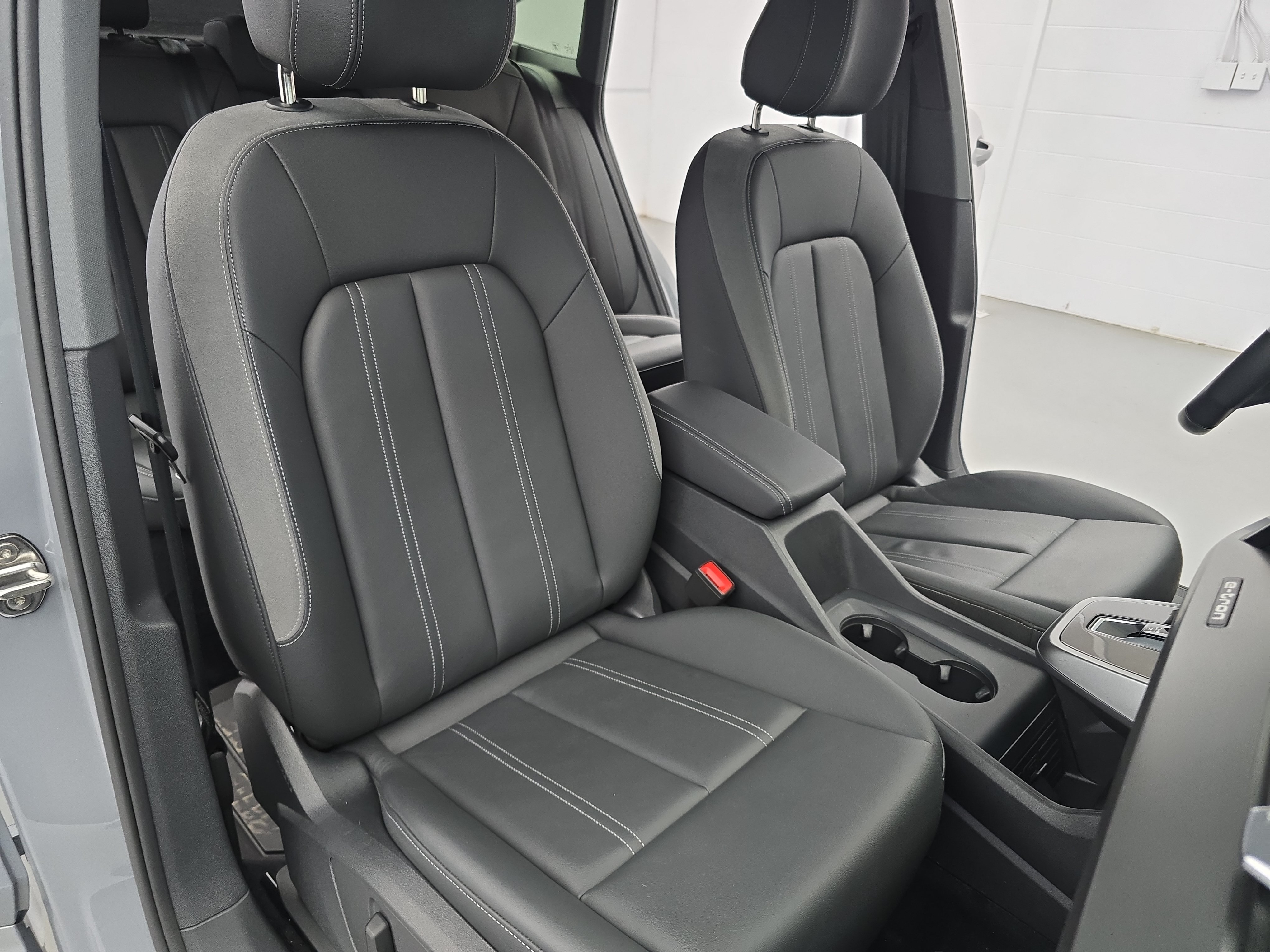 Used 2024 Audi Q4 e-tron Prestige AWD/4WD image 10