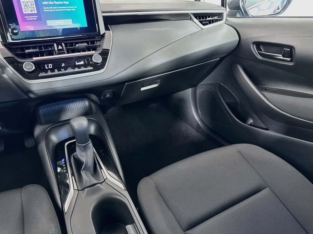 Certified 2025 Toyota Corolla LE FWD image 22