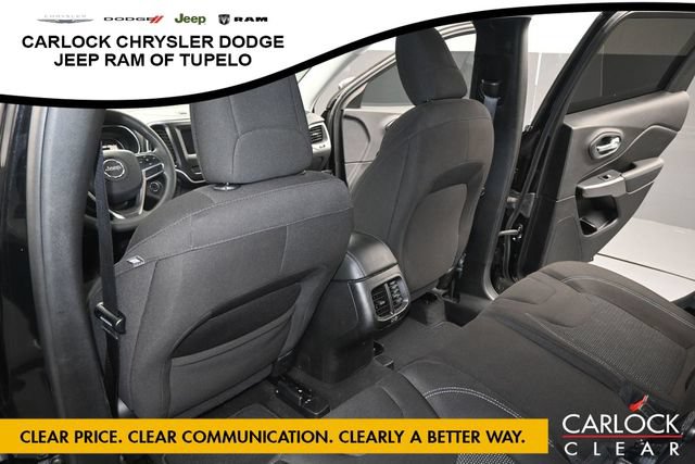 Used 2021 Jeep Cherokee Latitude FWD image 25