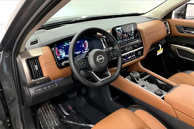 New 2025 Nissan Pathfinder Platinum w/ Cargo Package image 6