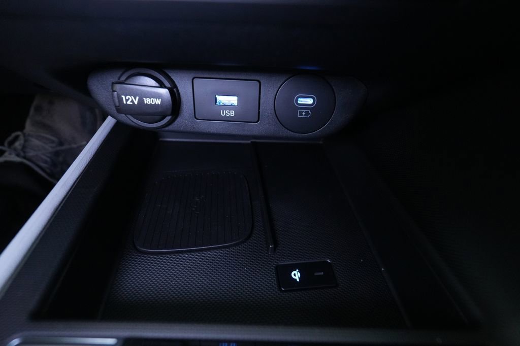 New 2026 Hyundai Elantra Limited image 32