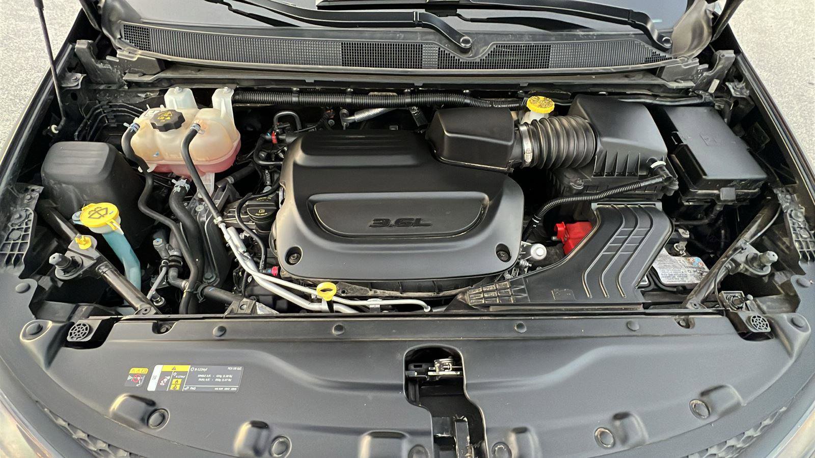 Used 2022 Chrysler Voyager LX image 10