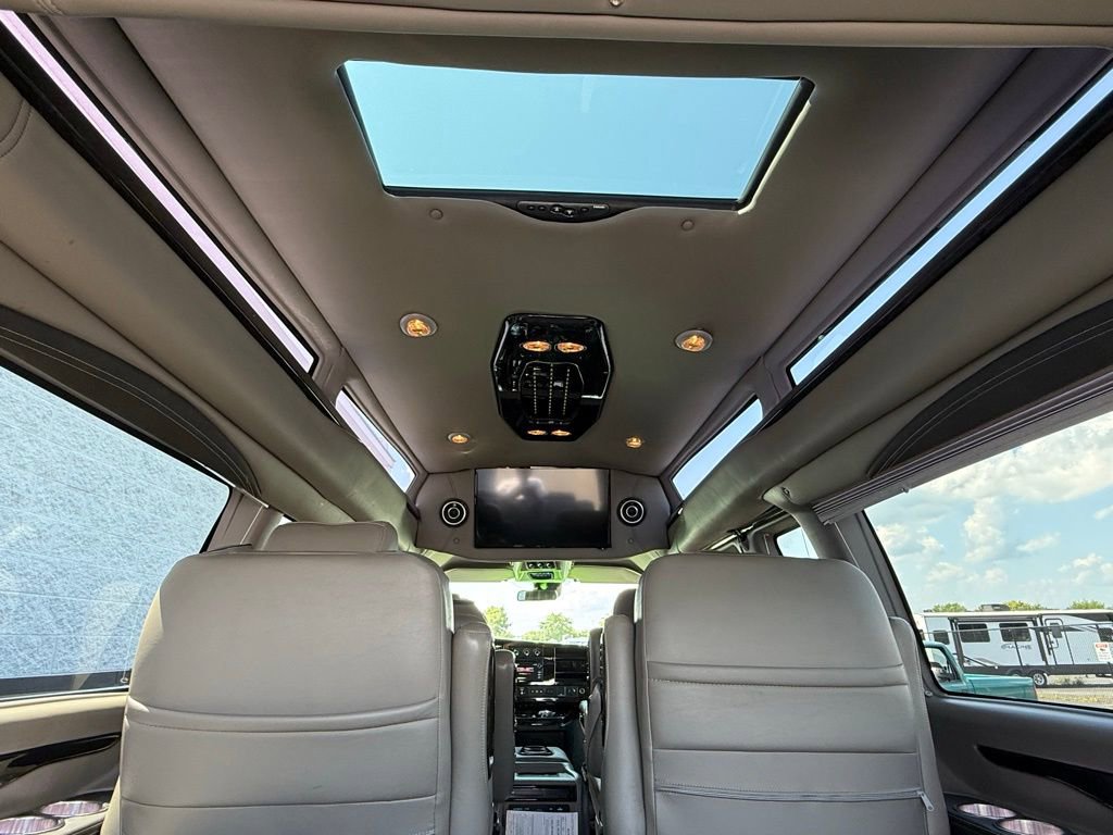 Used 2020 GMC Savana 2500 Explorer Limited SE w/ Enhanced Convenience Package image 9