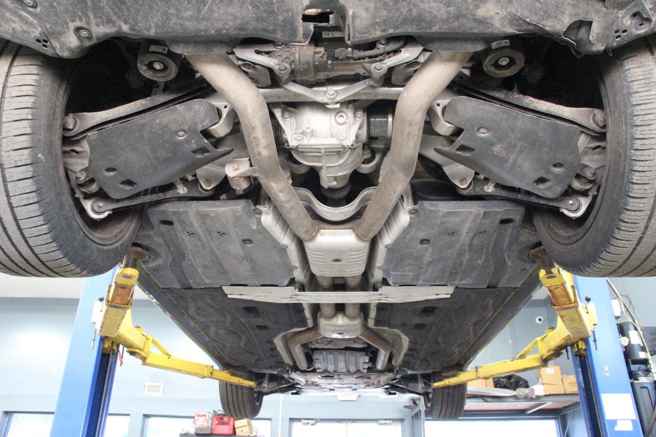 Used 2023 BMW 760i xDrive w/ Executive Package image 96