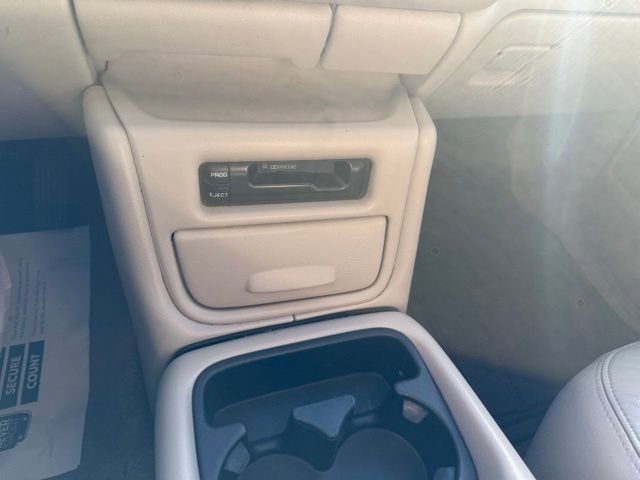 Used 2001 Chevrolet Tahoe LT w/ LT Preferred Equipment Group AWD/4WD image 17