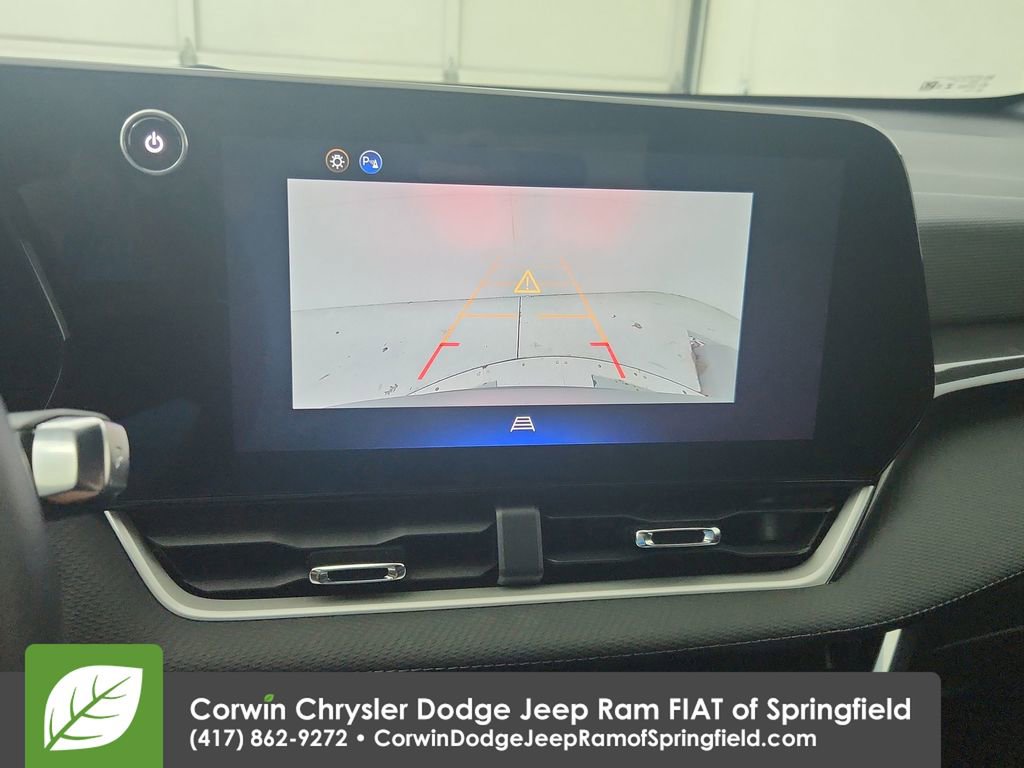 Used 2026 Chevrolet Equinox LT FWD image 24