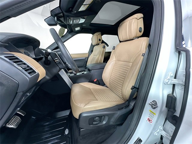 Used 2023 Land Rover Discovery S R-Dynamic image 4