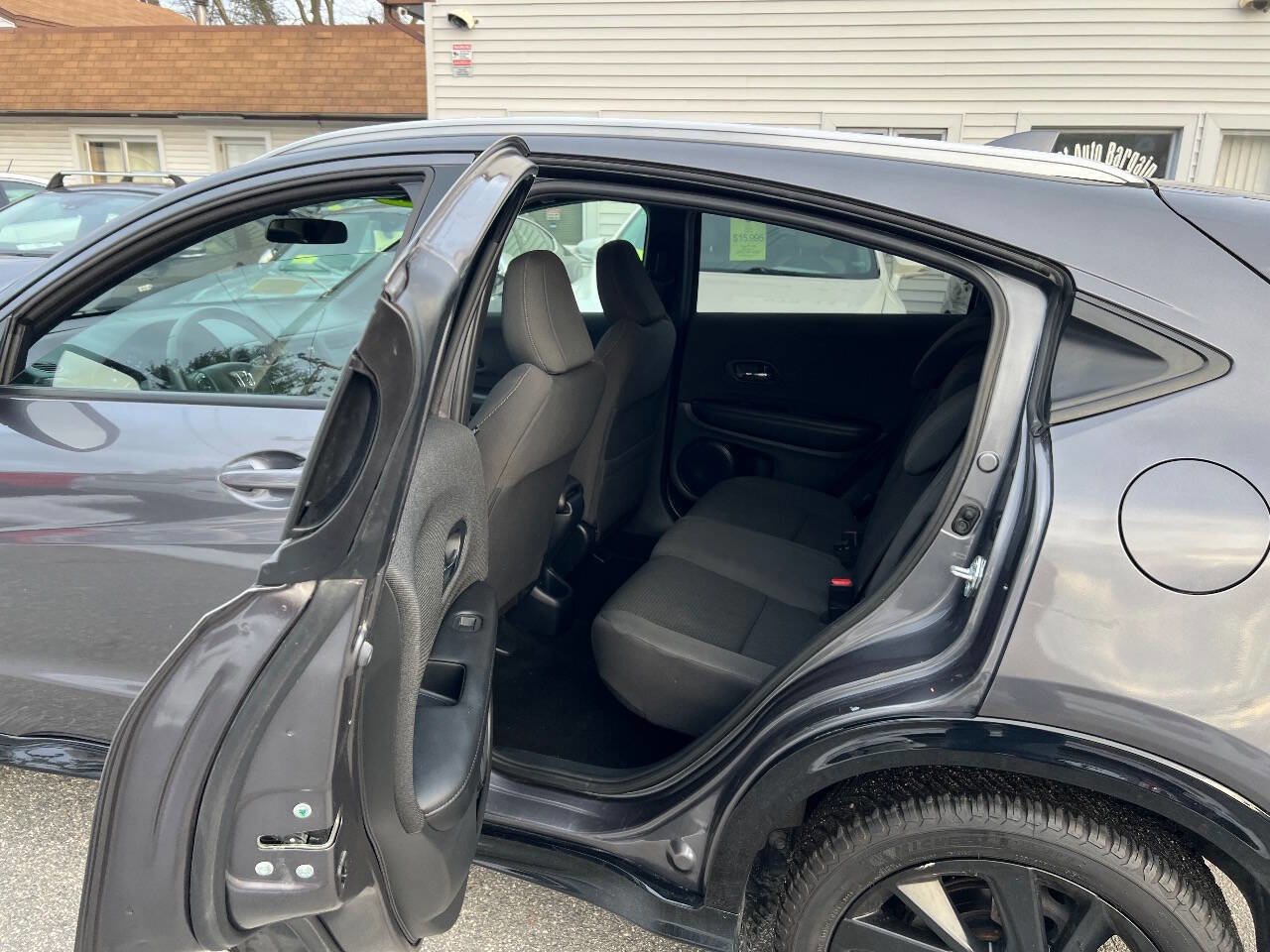 Used 2022 Honda HR-V Sport image 16