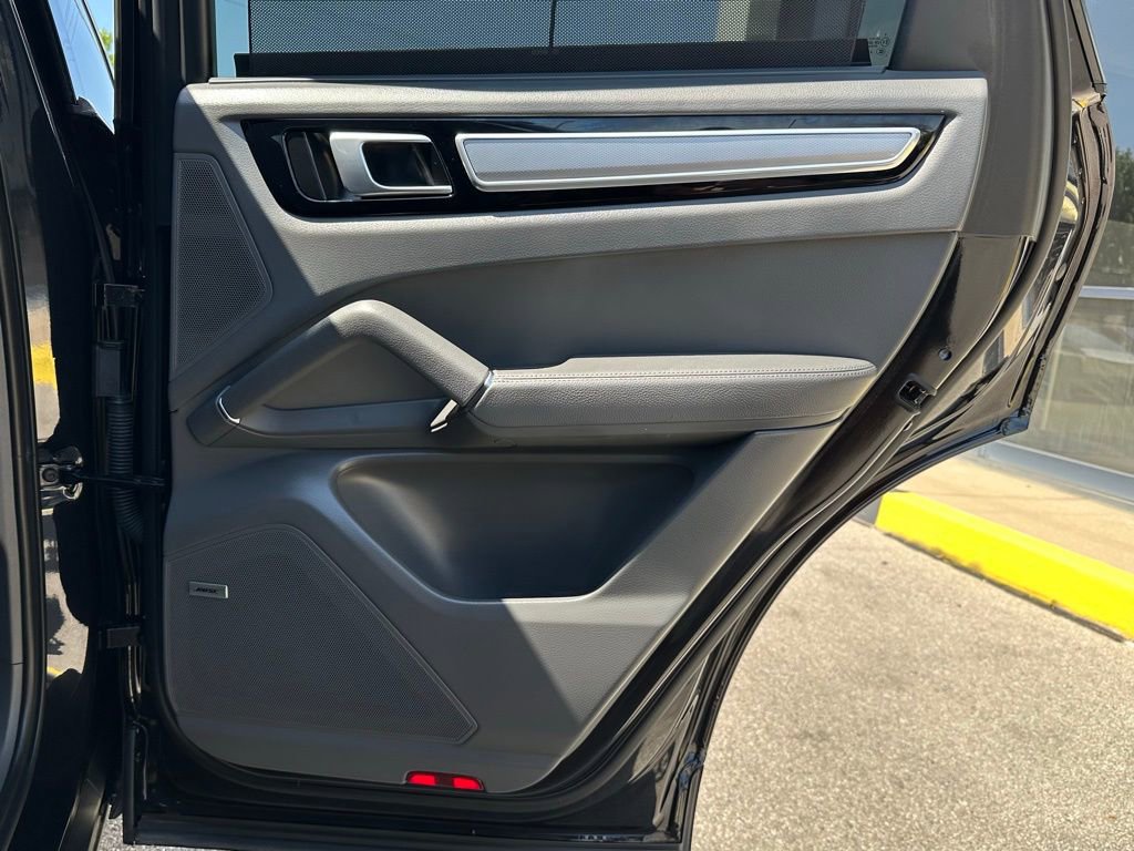 Used 2022 Porsche Cayenne E-Hybrid Coupe image 36