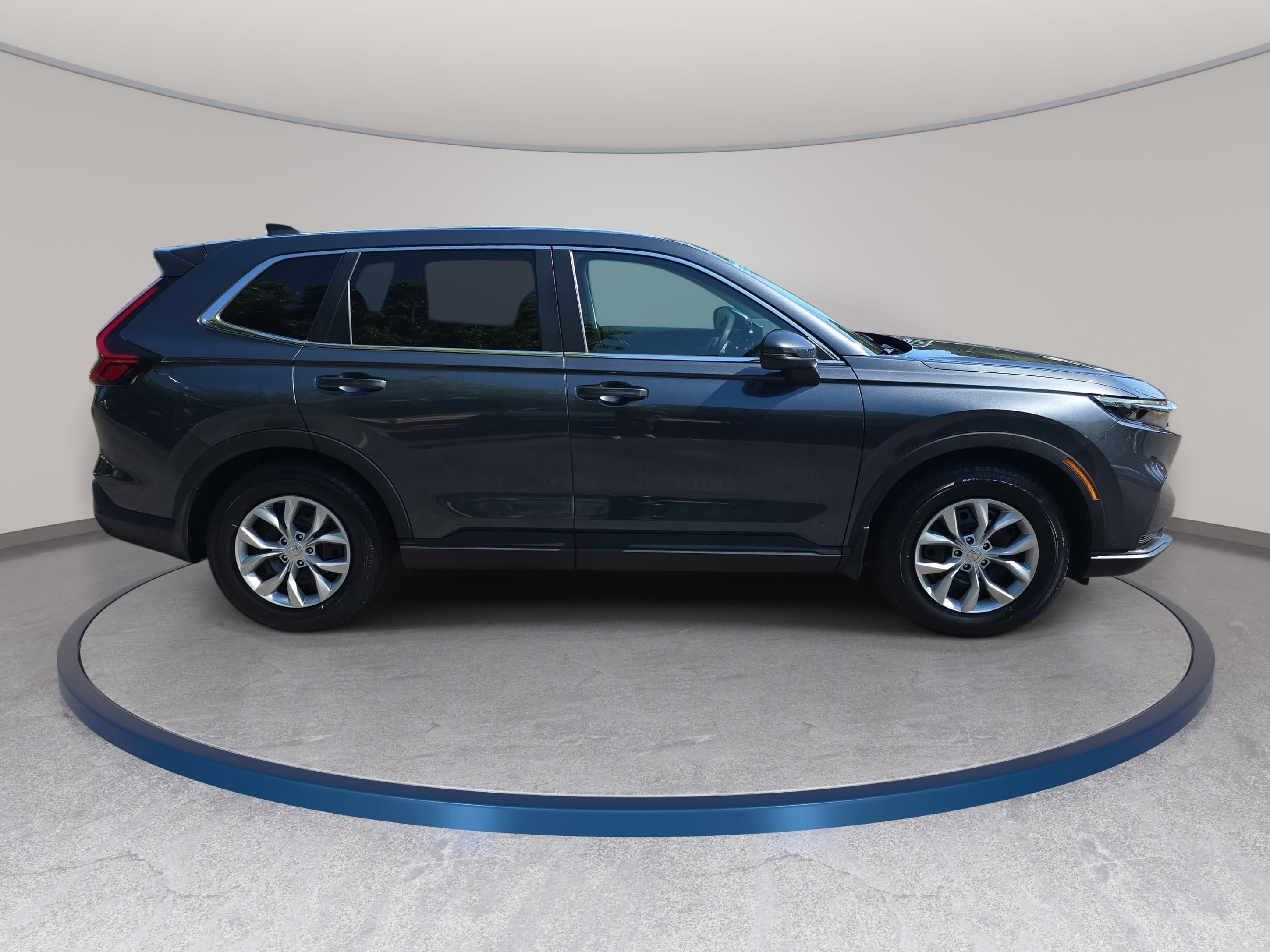Used 2025 Honda CR-V LX image 4
