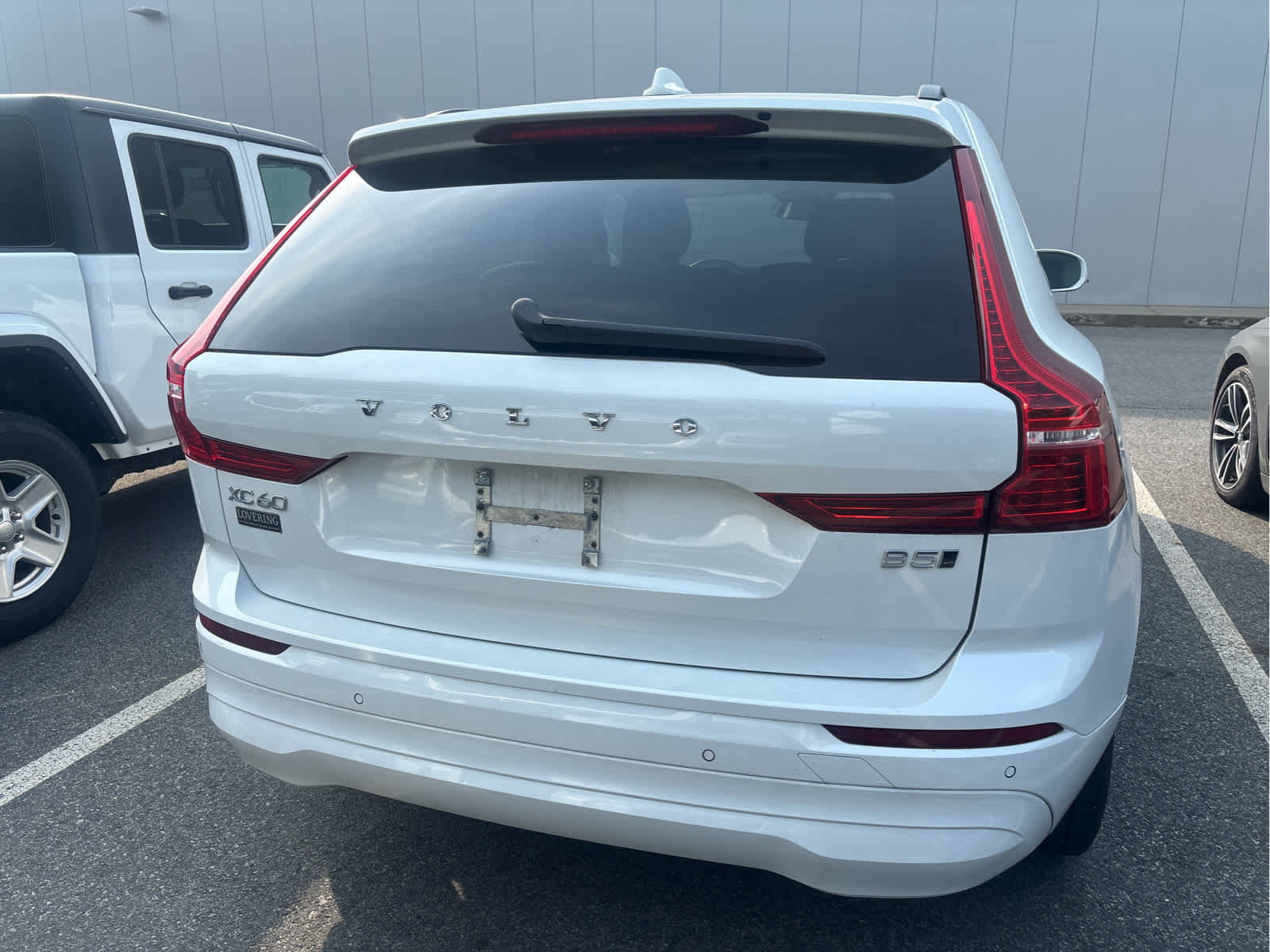 Used 2023 Volvo XC60 B5 Core w/ Climate Package AWD/4WD image 3