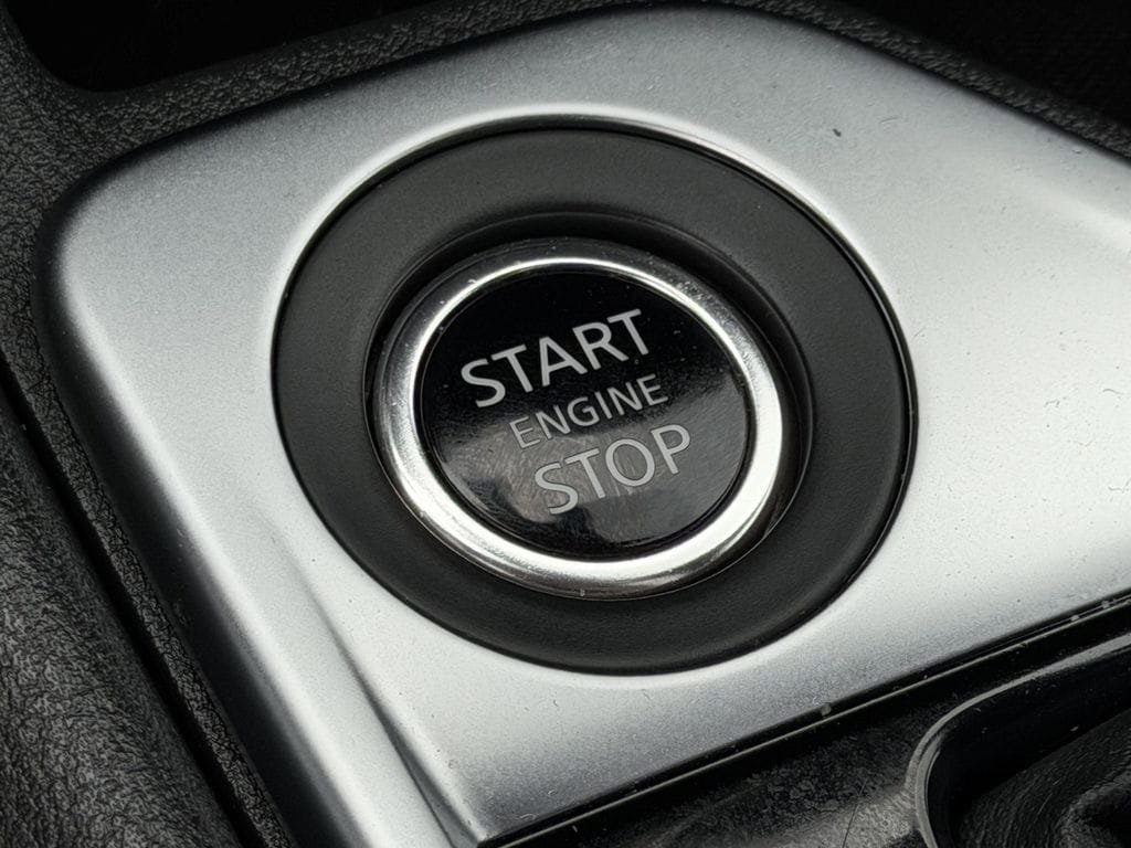 Used 2025 Nissan Sentra SV FWD image 21