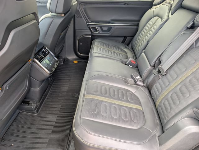 Used 2024 Rivian R1S Adventure AWD/4WD image 20