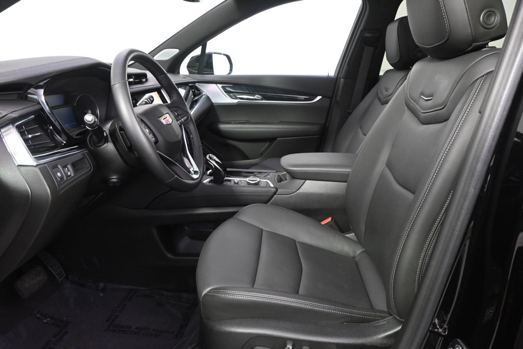 Used 2025 Cadillac XT6 Premium Luxury w/ LPO, Floor Liner Package AWD/4WD image 13