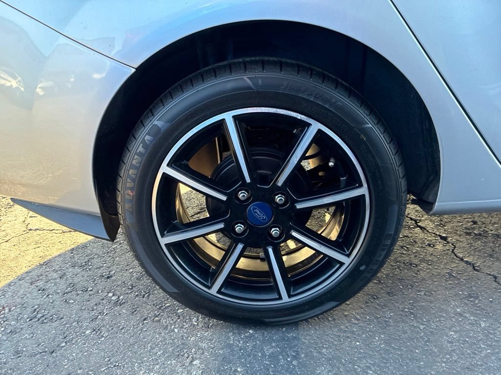 Used 2017 Ford Fiesta SE w/ Cold Weather Package FWD image 3