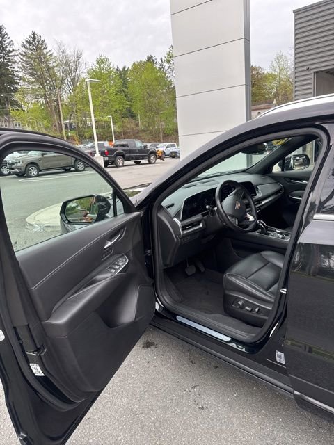 Used 2024 Cadillac XT4 Premium Luxury AWD/4WD image 14