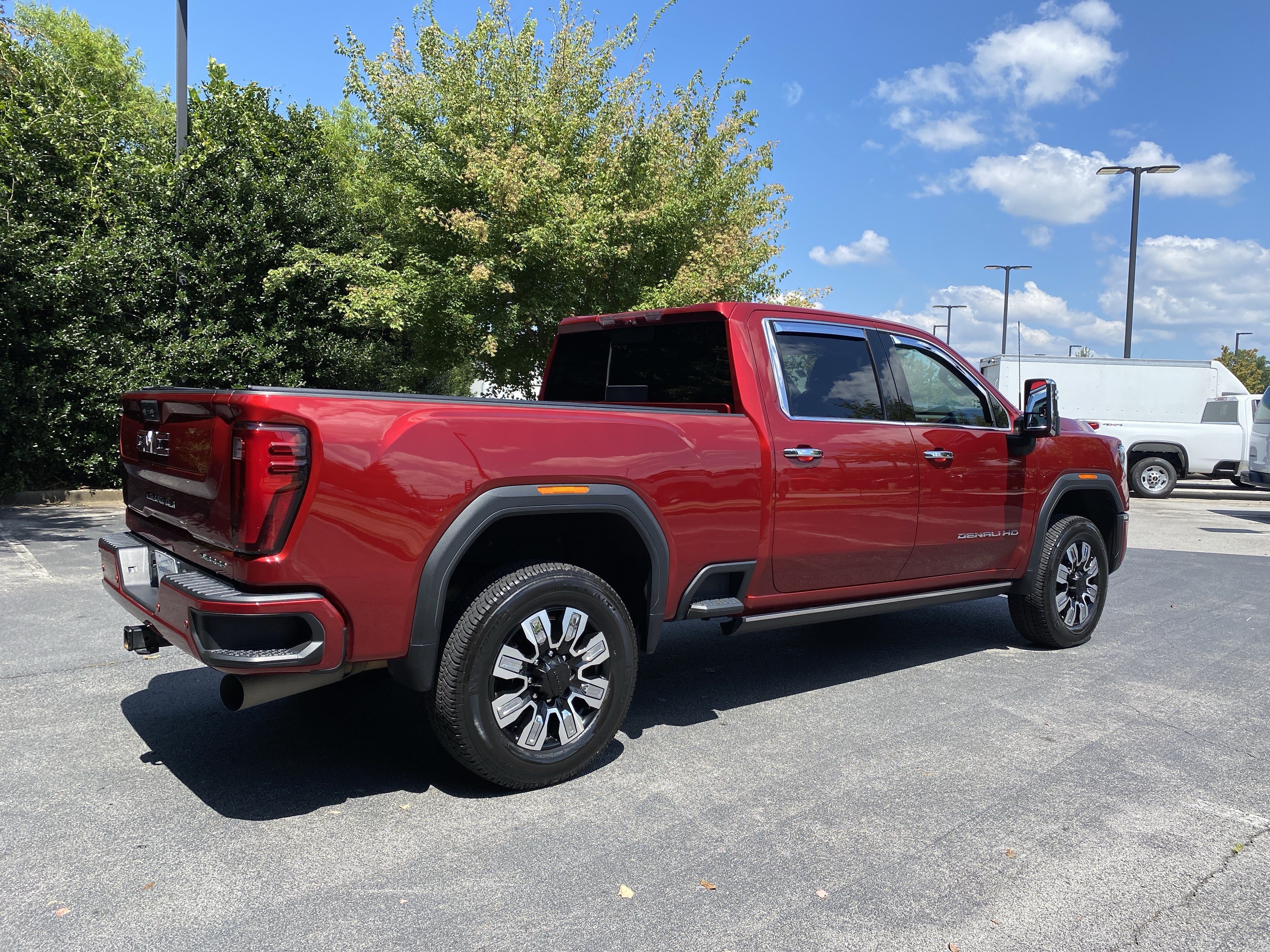 Used 2024 GMC Sierra 2500 Denali w/ Denali Reserve Package AWD/4WD image 9