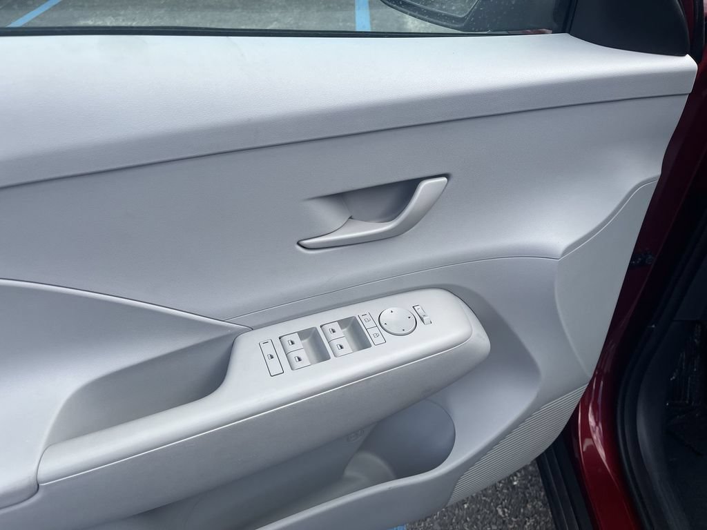 Used 2025 Hyundai Kona SEL AWD/4WD image 5