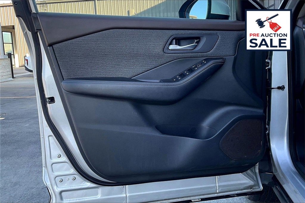 Used 2023 Nissan Rogue SV image 22