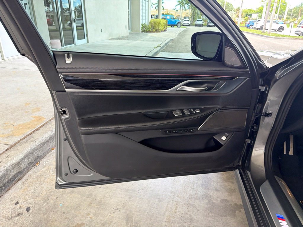 Used 2019 BMW 740i xDrive w/ Executive Package AWD/4WD image 44