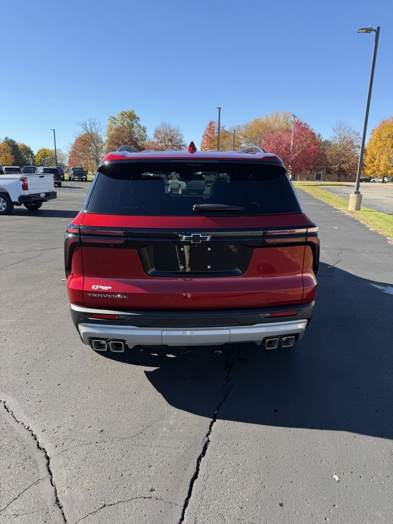 New 2026 Chevrolet Traverse LT w/ Sun and Wheel Package image 3