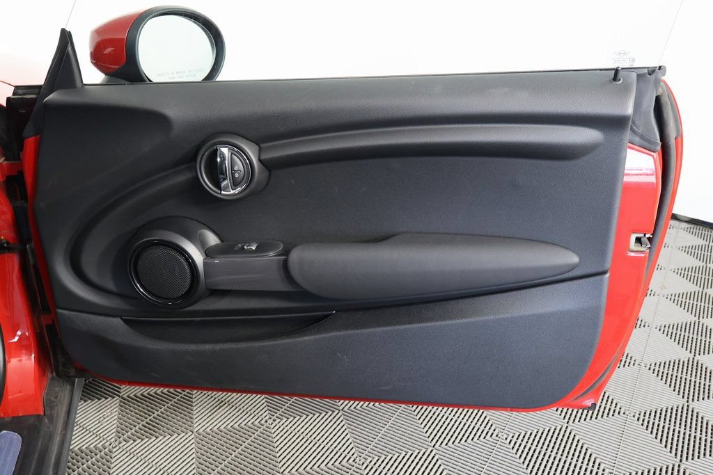 Used 2024 MINI Cooper 2-Door Hardtop FWD image 10