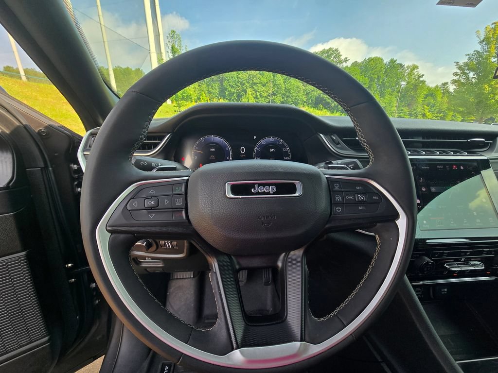 Used 2024 Jeep Grand Cherokee Altitude AWD/4WD image 27