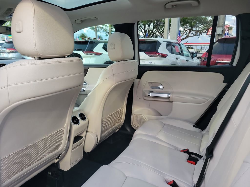 Used 2021 Mercedes-Benz GLB 250 image 8