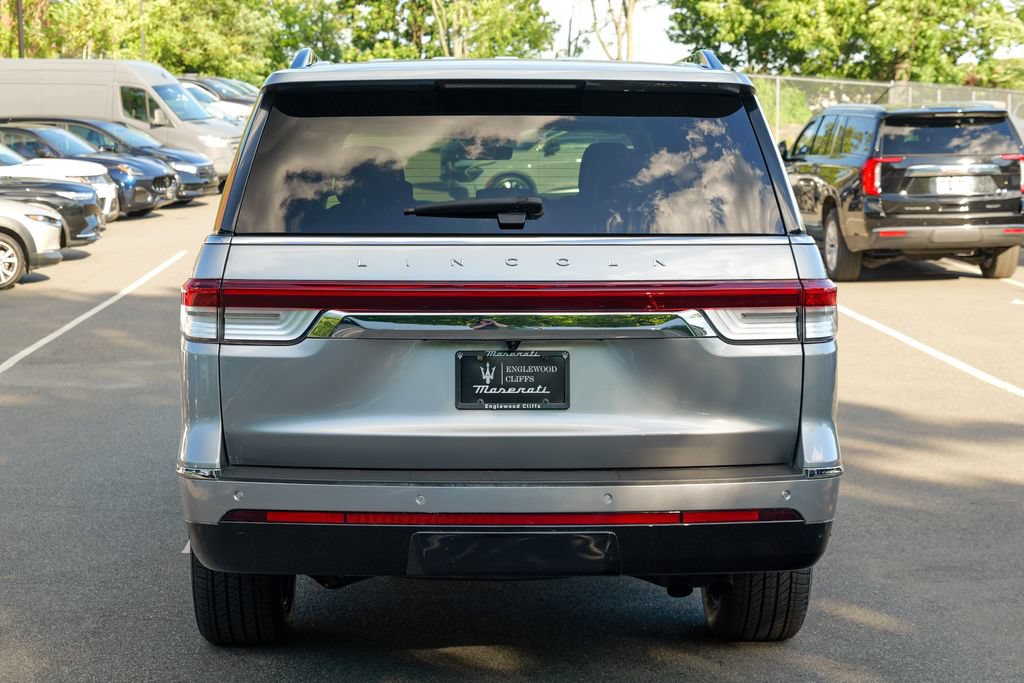 Used 2023 Lincoln Navigator L Reserve AWD/4WD image 6