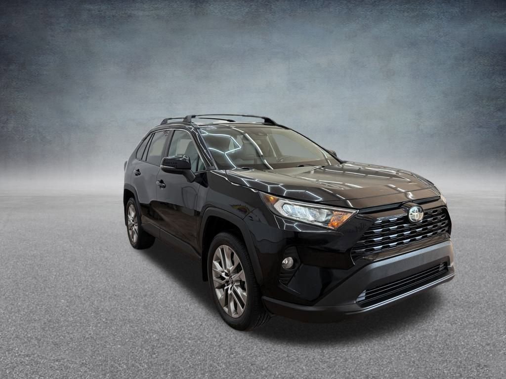 Used 2019 Toyota RAV4 XLE Premium image 10