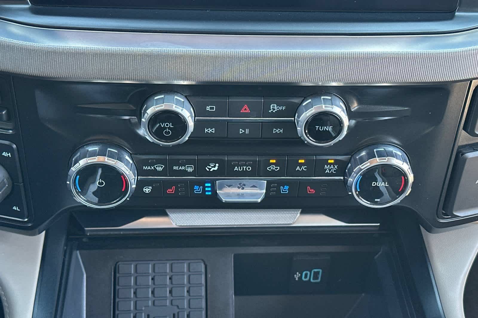 Certified 2025 Ford F250 Platinum w/ Platinum Plus Package AWD/4WD image 21