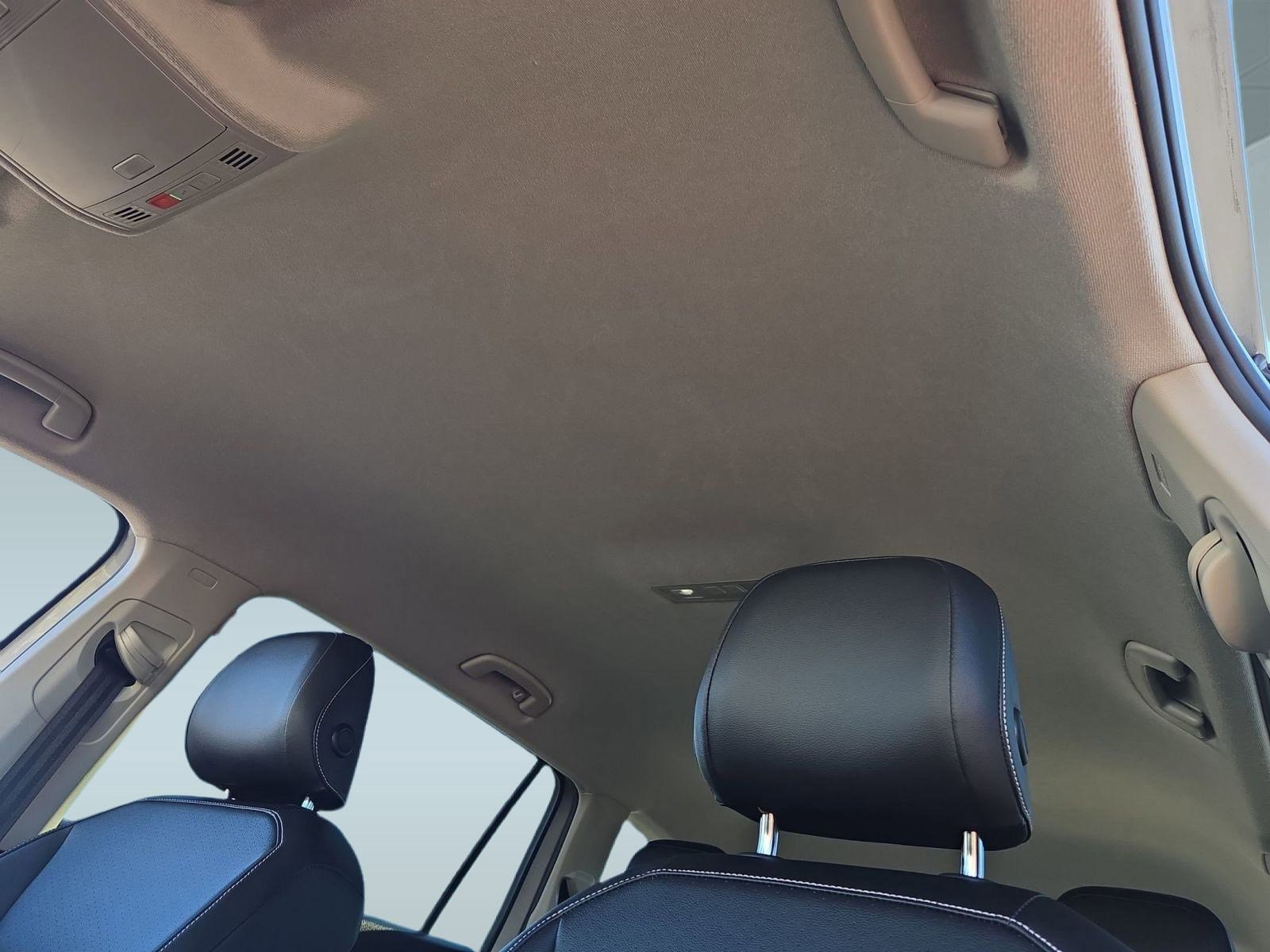 Used 2022 Volkswagen Tiguan SE image 27