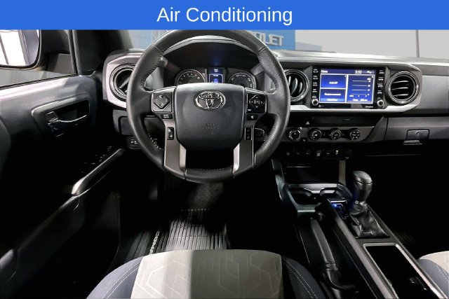 Used 2020 Toyota Tacoma TRD Off-Road w/ Technology Package AWD/4WD image 12