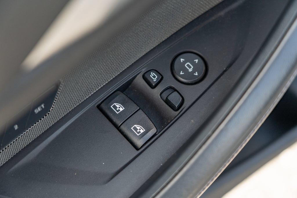 Used 2022 BMW M4 xDrive Competition w/ M Carbon Exterior Package AWD/4WD image 19